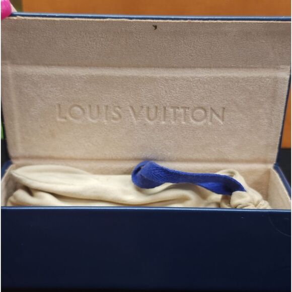 Authentic Louis Vuitton Clockwise Sunglasses Z1020W W/ Dust Bag, Box And Bag - Picture 13 of 16